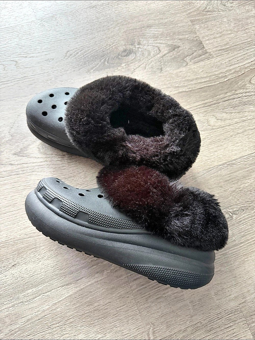 Crocs Classic Unfurgettable Clog Fuzzy Lined Black US 6 / 8 women’s 8 worn once